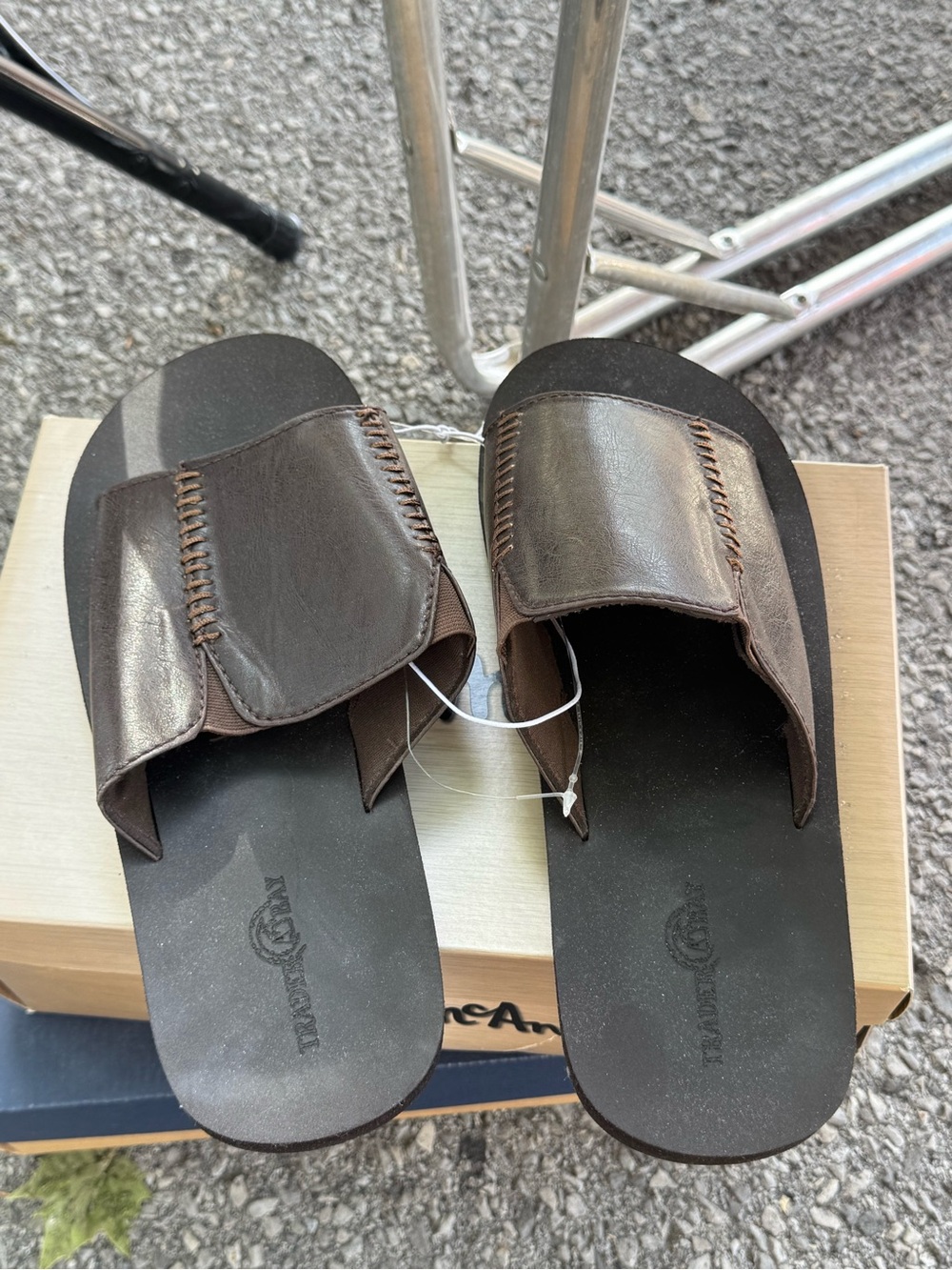 NWT Trader Bay Men’s Brown Sandals size 10/11